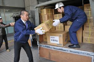 市が大阪府と連携して支援物資を搬送