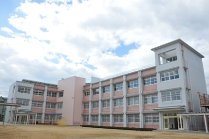 成和小新校舎の写真