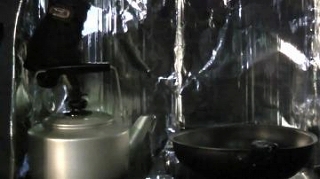 天ぷら油の温度が100℃前後の写真
