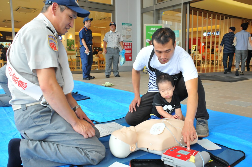 AEDの体験学習会の写真