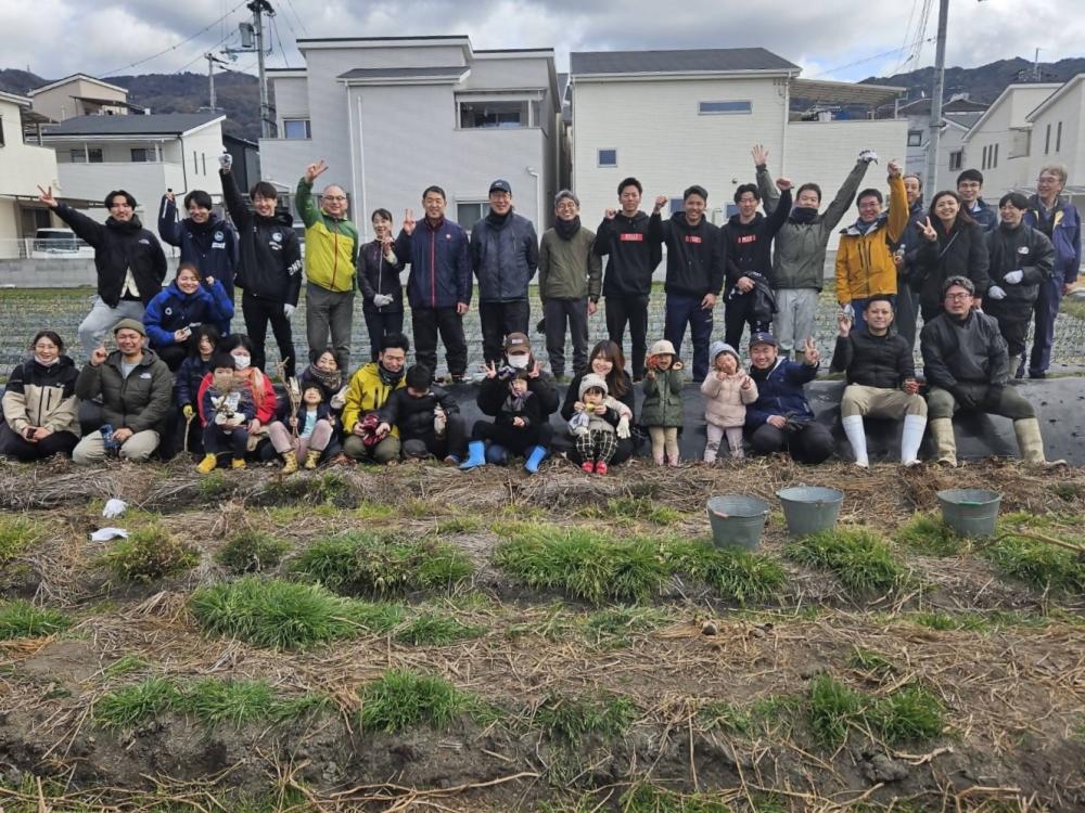除草・施肥作業の集合写真