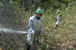 山火事に備えて大規模な林野火災総合訓練