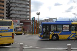 利便性が向上～花園駅前のバス停が移転