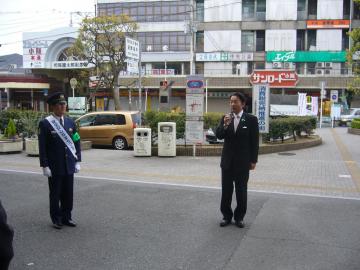 安全安心まちづくり週間　駅頭啓発の写真