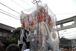 秋空に響く「チョーサジャ」～枚岡神社・秋卿祭