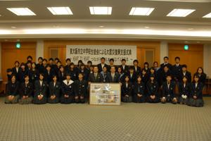 「HEART　TO　HEART　つながろう日本　つなげよう日本」 ～市立中学校生徒会が東大阪市から被災地を応援 