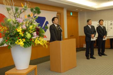 市政のさらなる推進を誓う～平成24年東大阪新年互例会 