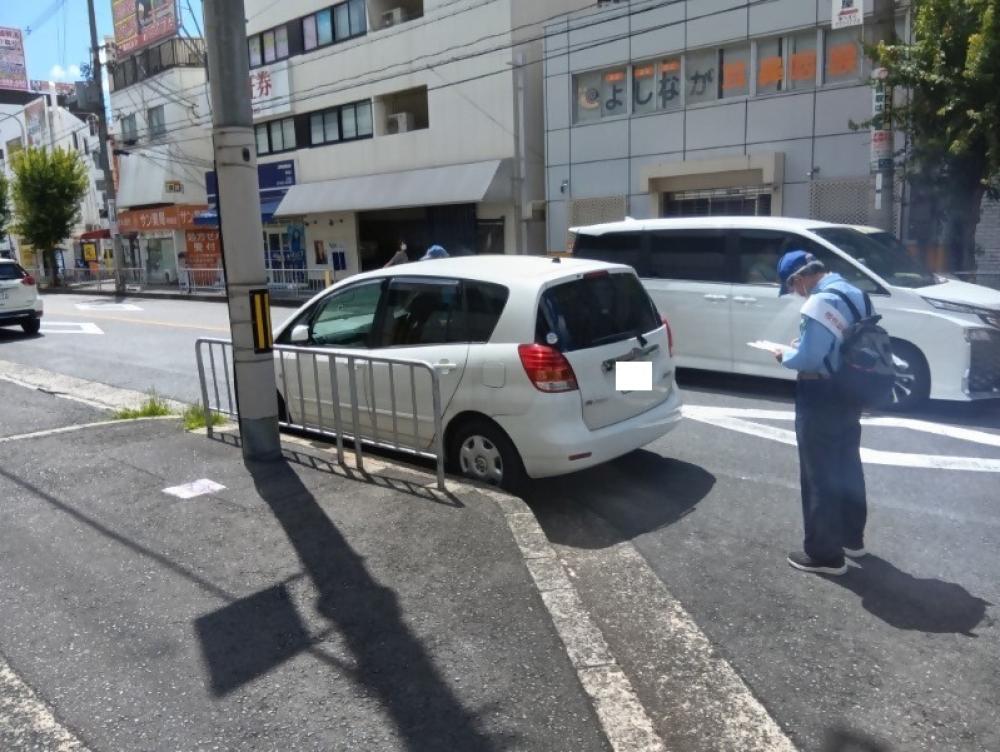 違法駐車指導風景2