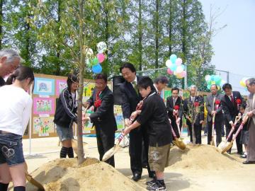 第26回東大阪市植樹祭の写真