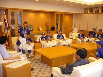 東大阪リトル全国大会出場報告の写真
