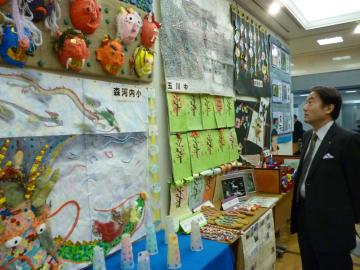東大阪市支援教育研究会児童・生徒作品展の写真