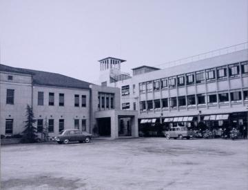 旧布施市庁舎の写真