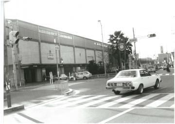 昭和60年撮影のJR鴻池新田駅の写真