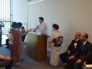 東大阪市民文化祭茶花道大会閉会式・表彰式の写真