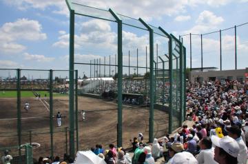 市内初のプロ野球ウエスタンリーグ公式戦写真