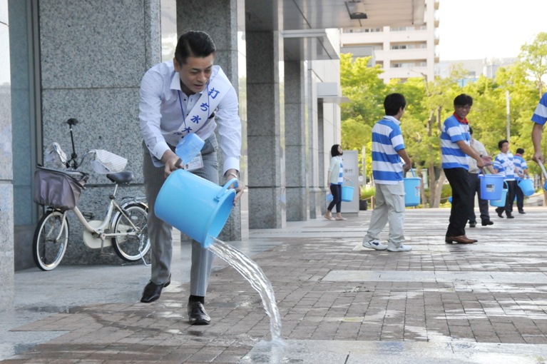 打ち水の写真2