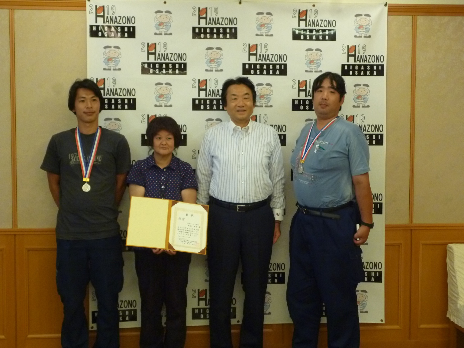 大阪障害者スポーツ大会銀メダリスト表敬訪問の写真