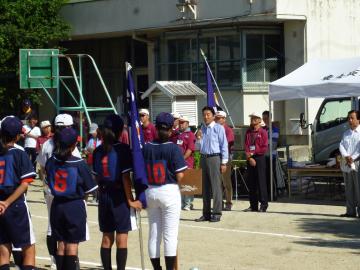 中学生(女子)ソフトボール大会開会式の写真