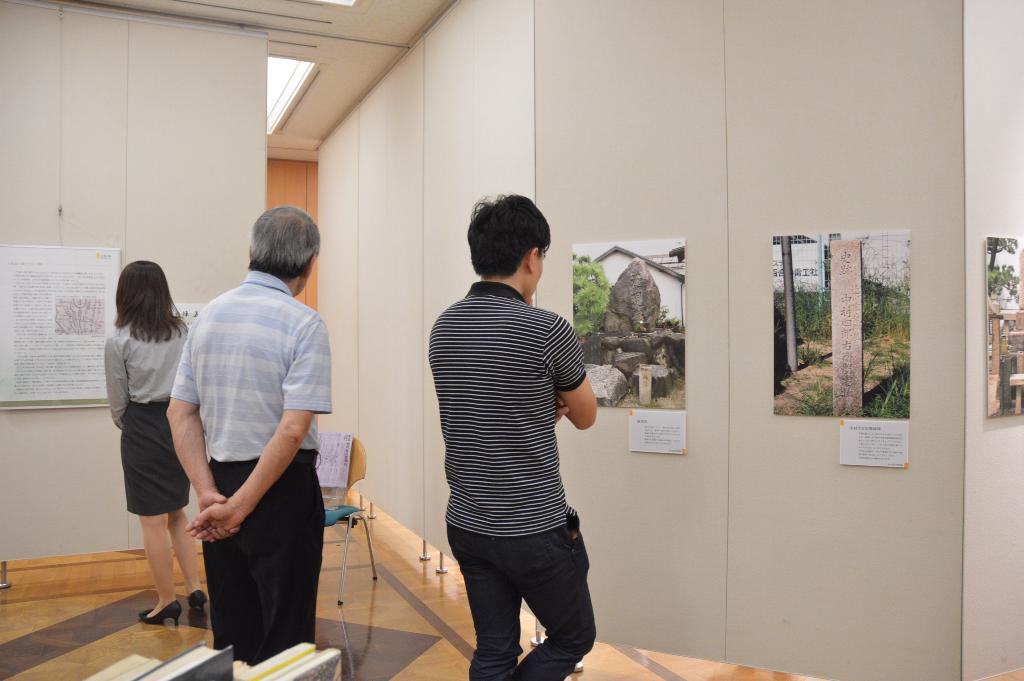 「若江合戦400年」パネル展示の様子