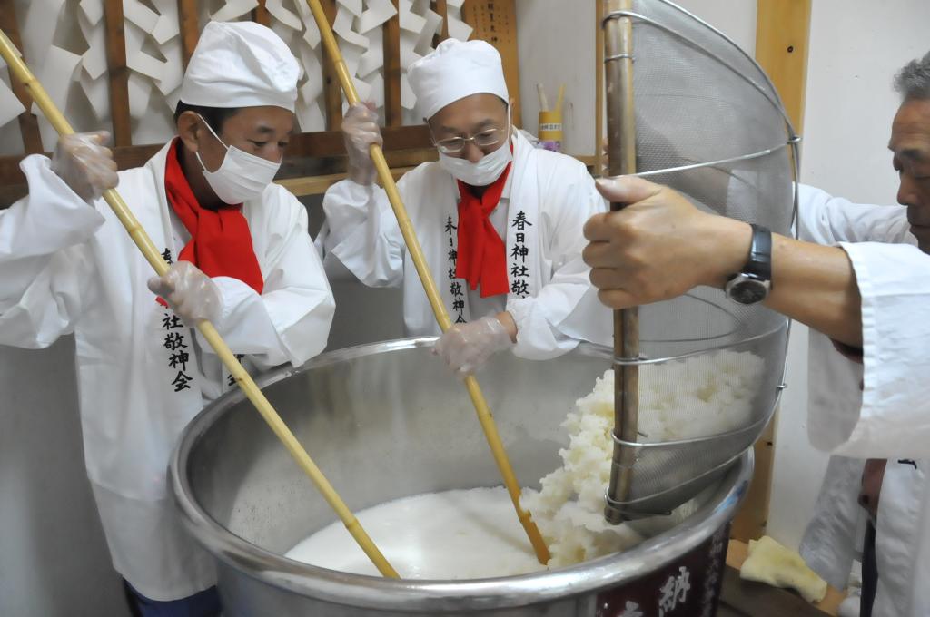 かき混ぜ仕込みをする様子