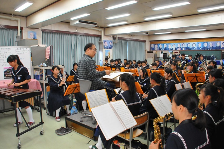 石切中学校吹奏楽部練習風景の写真