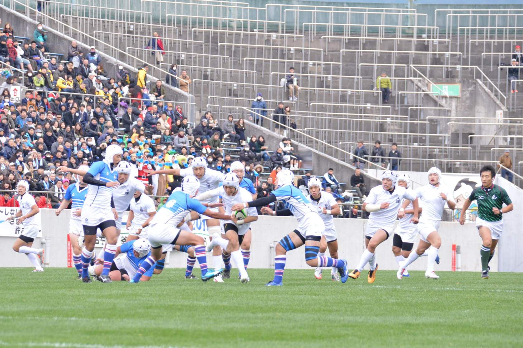 開幕試合の写真