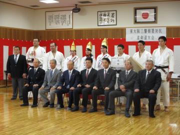 東大阪三警察署対抗柔剣道大会の写真