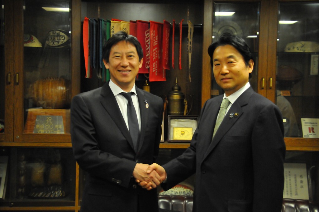 鈴木長官と市長の写真