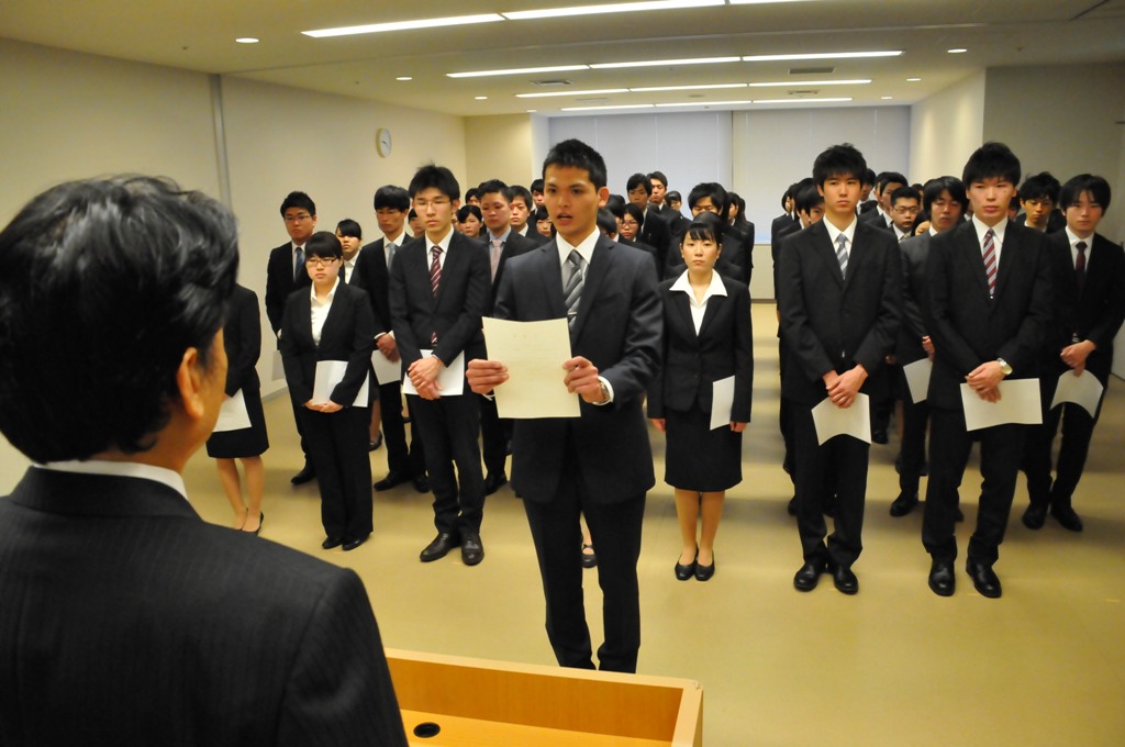 辞令交付式の様子