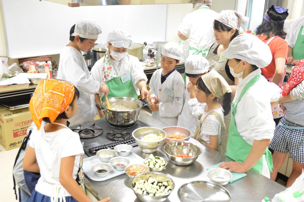 学校給食の写真