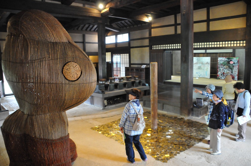 鴻池新田会所で現代大阪アート展の写真2