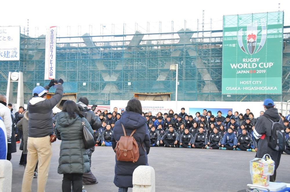 改修中の花園での高校ラグビー大会の写真 2枚目