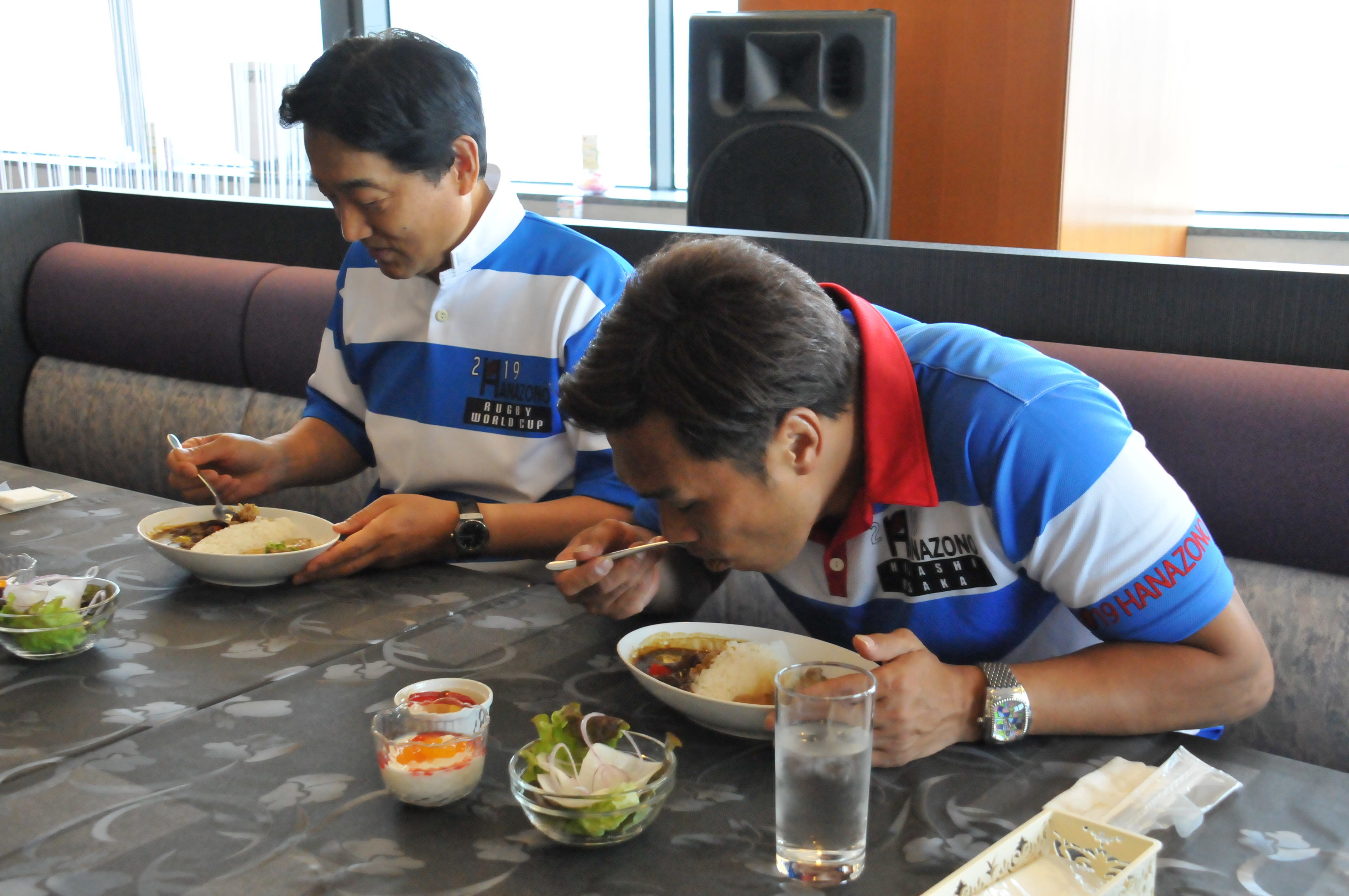 ラグビーめしの試食