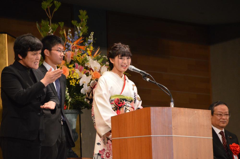 成人祭の挨拶の様子