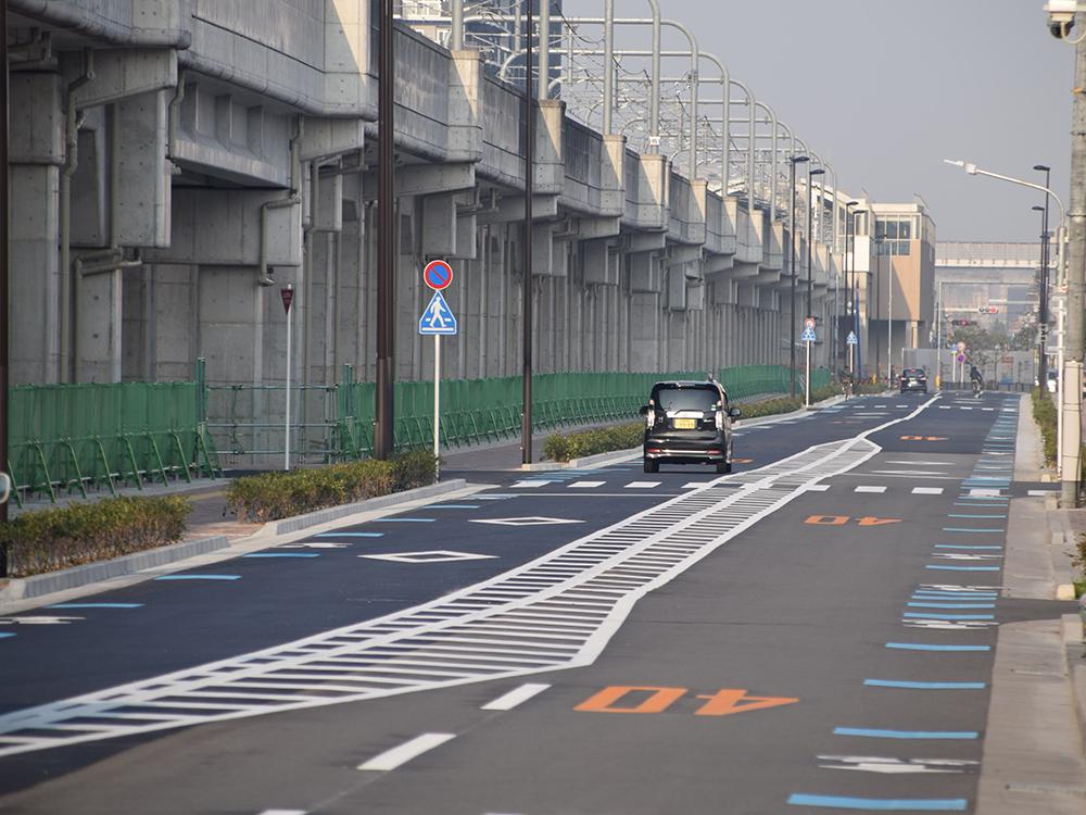 開通した道路の写真