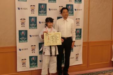 全国小学生中学生空手道選手権大会準優勝報告表敬訪問の写真