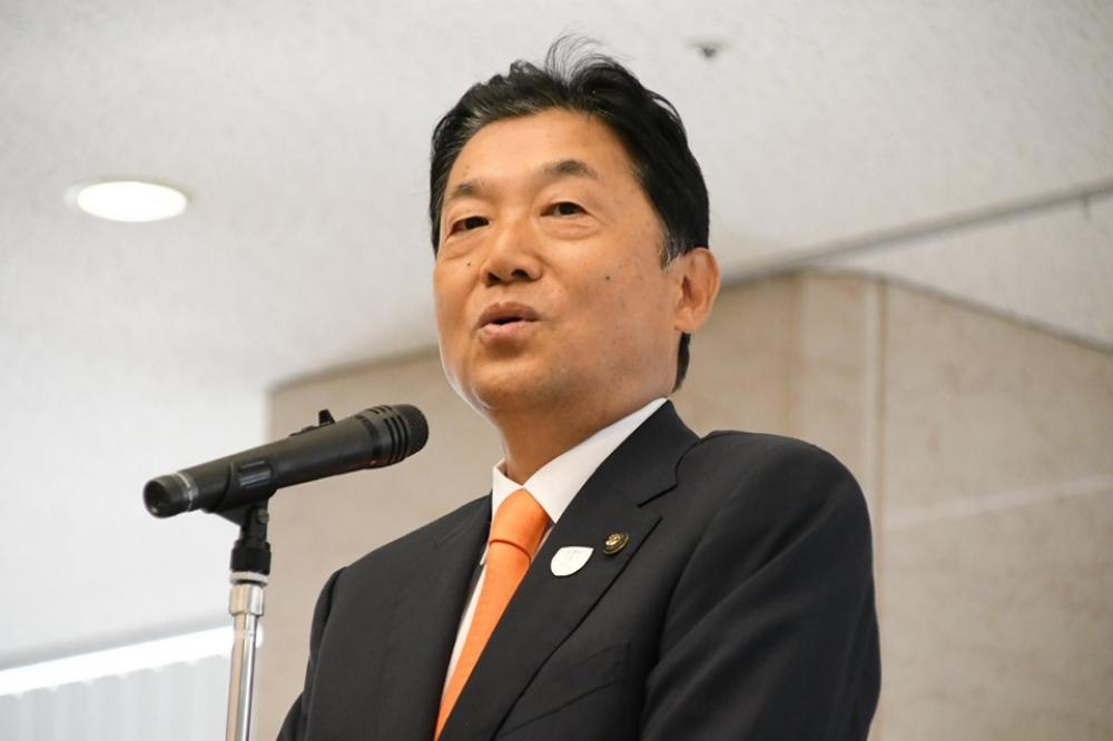 スピーチする野田市長