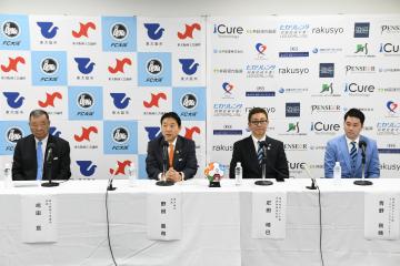 FC大阪　Jリーグ百年構想クラブ承認発表の写真