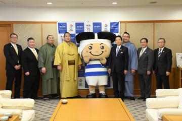 高田川部屋市長表敬訪問の写真
