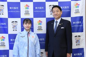 表敬訪問(体操日本代表　杉原愛子選手)の写真