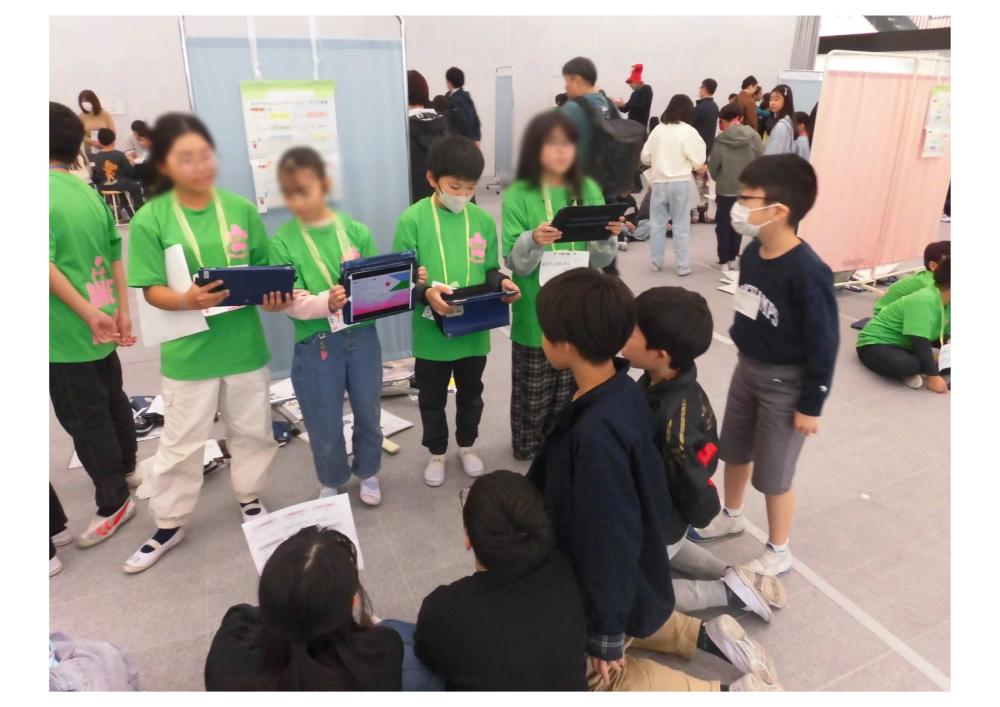 2025年度近大ブース交流の様子1