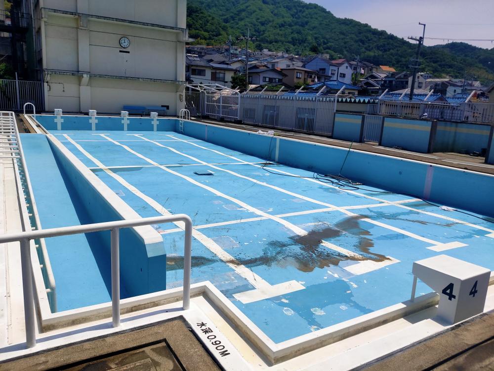 上四条小学校改修前