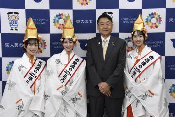 表敬訪問(布施えびす2024ミス福娘コンテスト　ミス福娘、準ミス福娘)