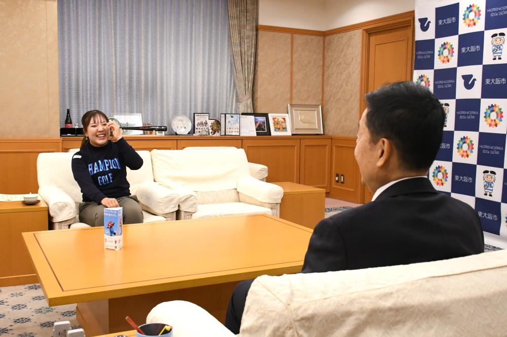 仁井さんと野田市長の会談の様子