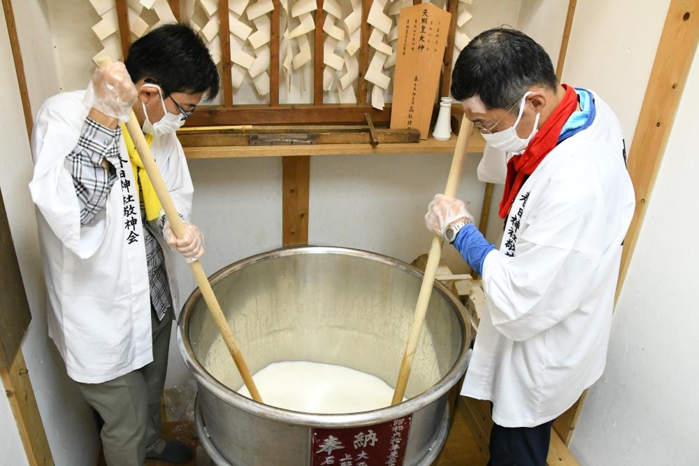 お神酒造りの様子