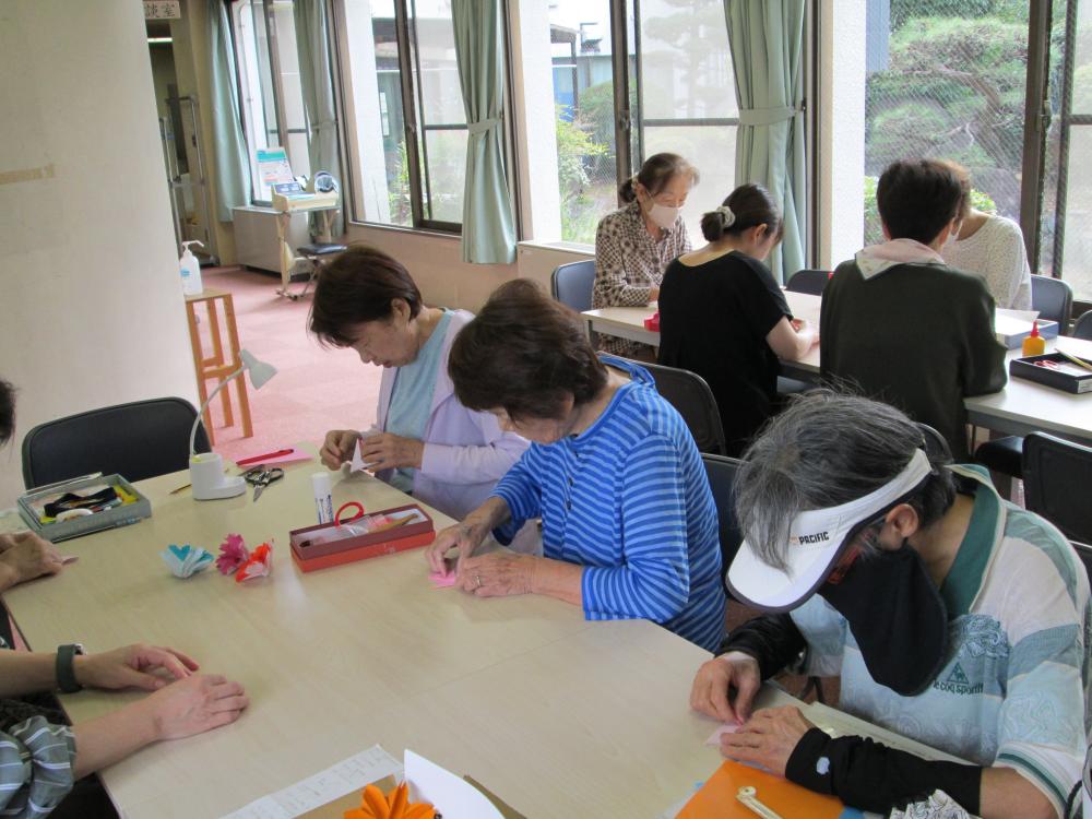 折り紙　コスモスの写真1