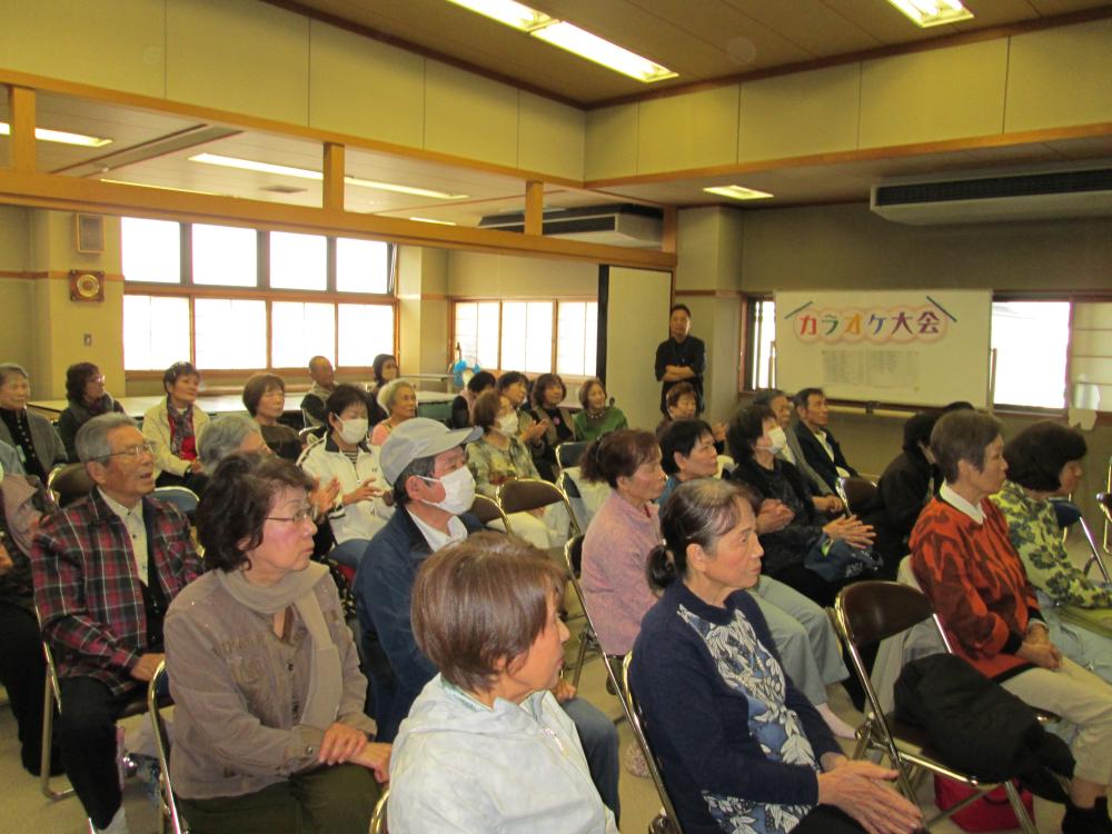 カラオケ大会の写真2