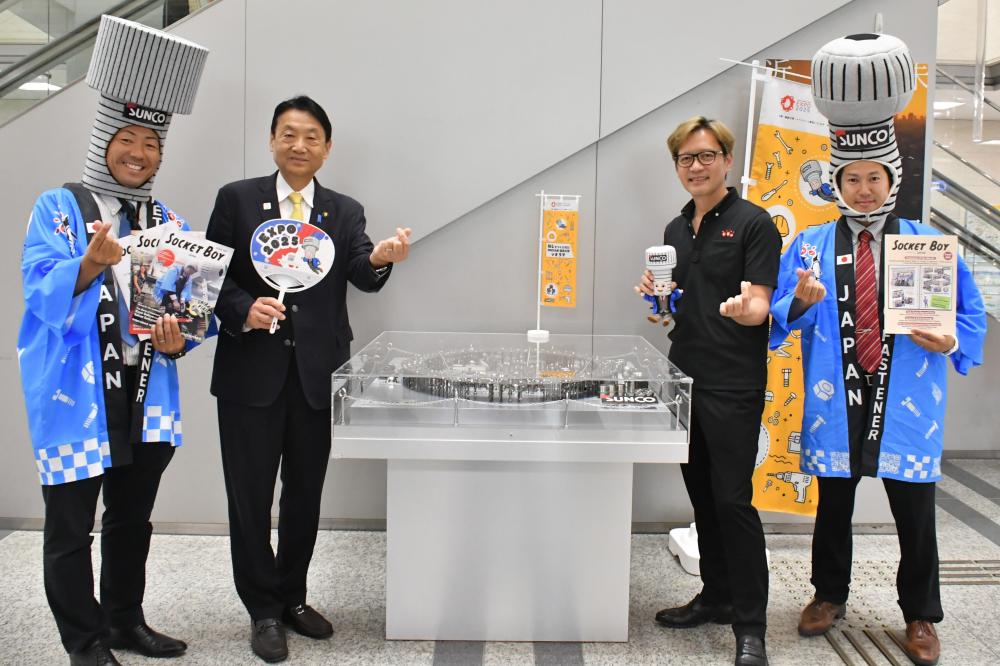 野田市長とサンコーインダストリーの皆さん