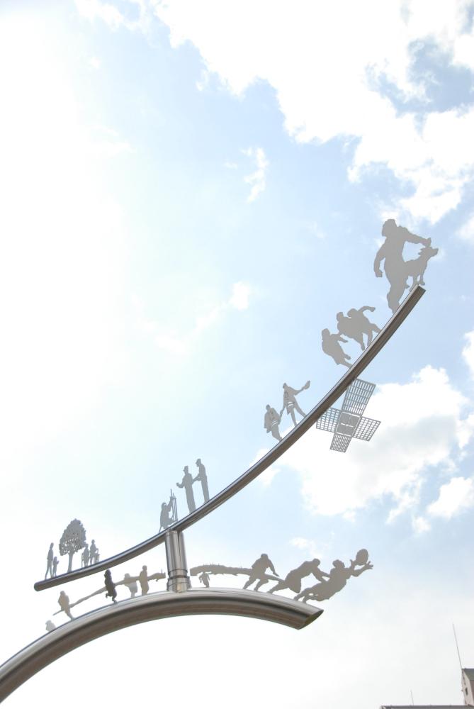 F 市庁舎モニュメント