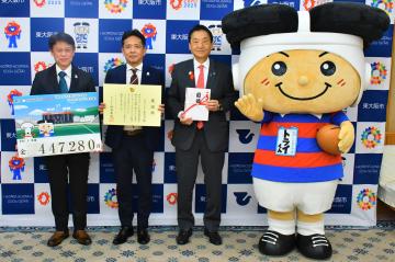 東大阪HANAZONOWAON感謝状贈呈の写真